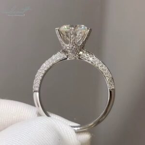 Anillo en plata con `piedra moissanite 1ct